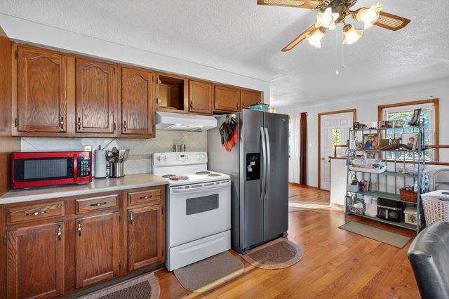 303 Lacona Avenue, Des Moines, IA 50315