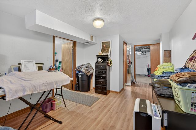 303 Lacona Avenue, Des Moines, IA 50315