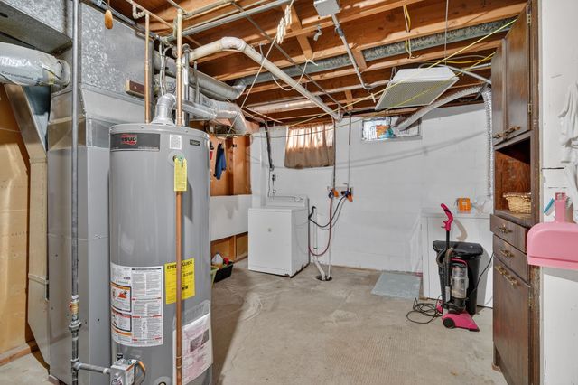 303 Lacona Avenue, Des Moines, IA 50315