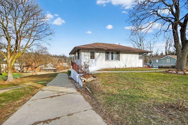 303 Lacona Avenue, Des Moines, IA 50315