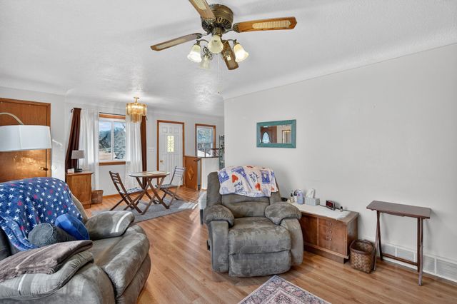 303 Lacona Avenue, Des Moines, IA 50315