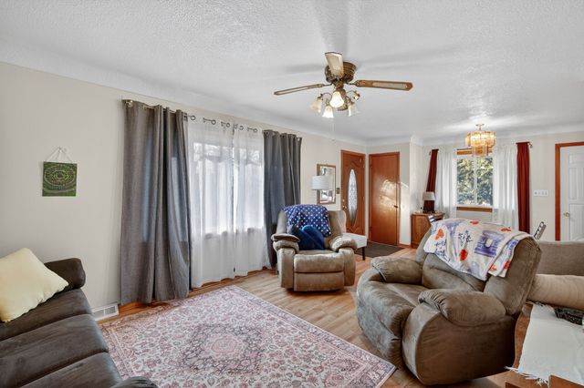 303 Lacona Avenue, Des Moines, IA 50315