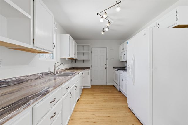 250 E Keanahalululu LN, Bastrop, TX 78602