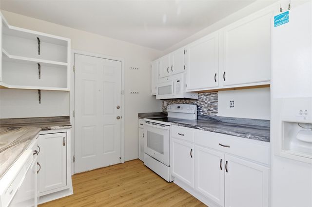 250 E Keanahalululu LN, Bastrop, TX 78602