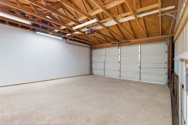 250 E Keanahalululu LN, Bastrop, TX 78602