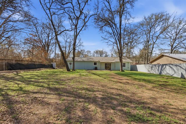 250 E Keanahalululu LN, Bastrop, TX 78602