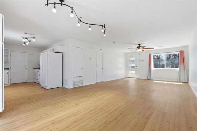 250 E Keanahalululu LN, Bastrop, TX 78602