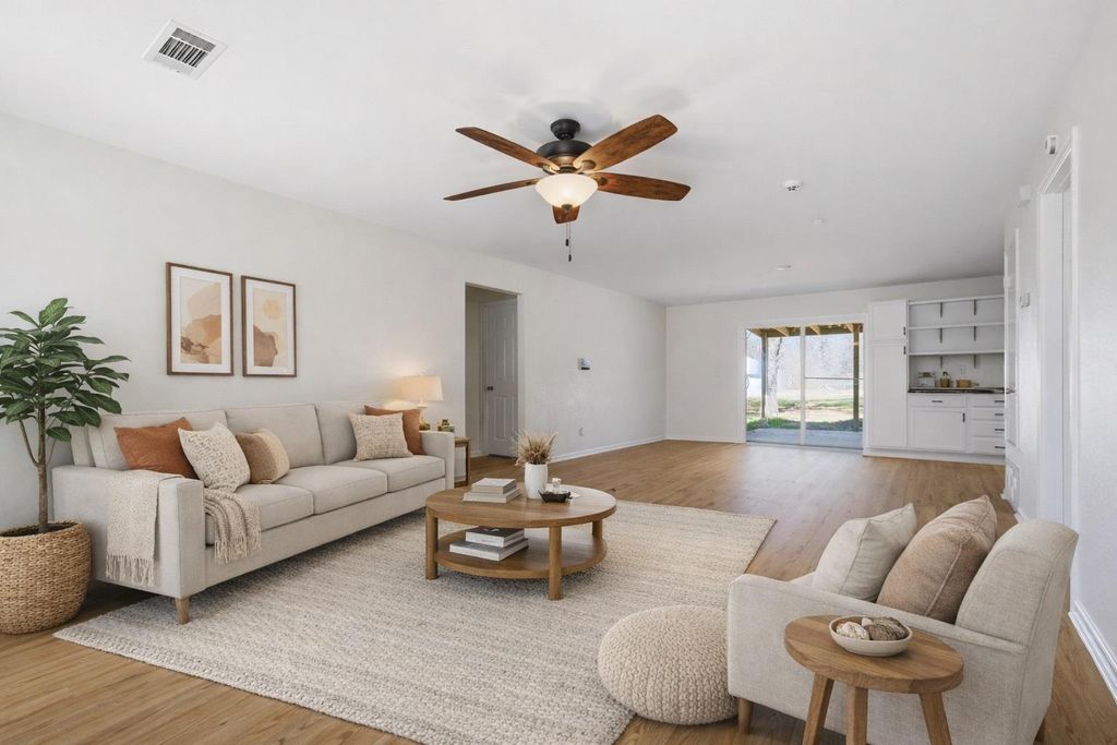 250 E Keanahalululu LN, Bastrop, TX 78602