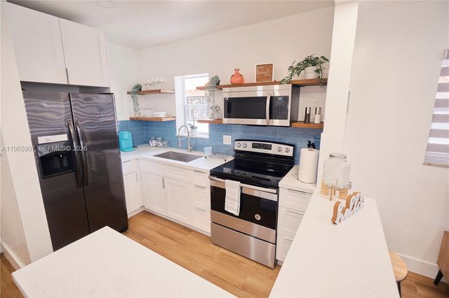 1232 SW 30th Pl, Miami, FL 33135