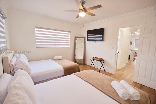 1232 SW 30th Pl, Miami, FL 33135