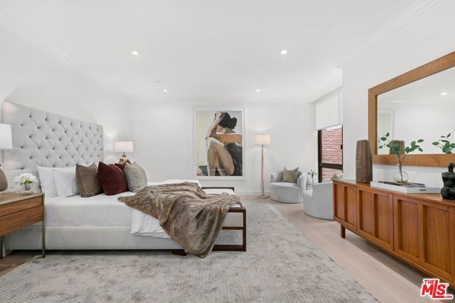 300 N Swall Drive 256, Beverly Hills, CA 90211