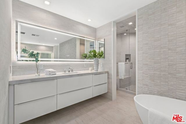 300 N Swall Drive 256, Beverly Hills, CA 90211