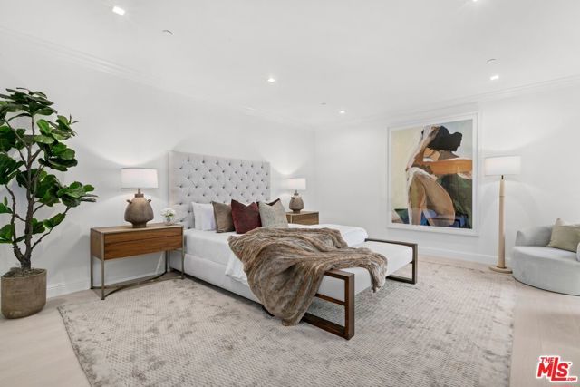 300 N Swall Drive 256, Beverly Hills, CA 90211