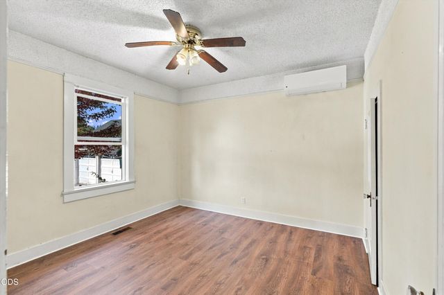 2229 Spring Street, Medford, OR 97504