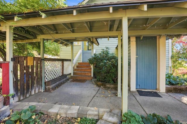 2229 Spring Street, Medford, OR 97504