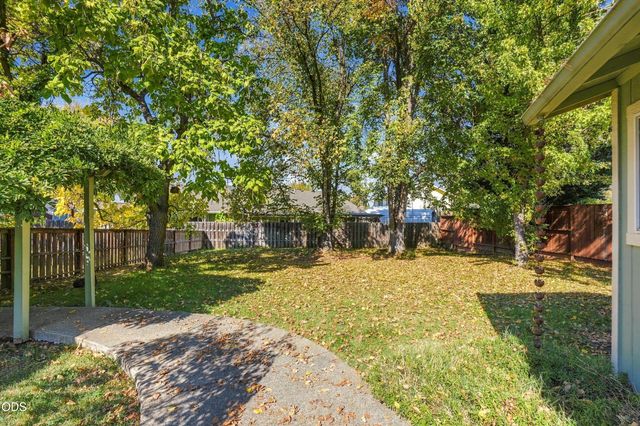 2229 Spring Street, Medford, OR 97504
