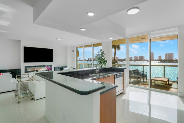 2640 Lake Shore Drive 307, Riviera Beach, FL 33404