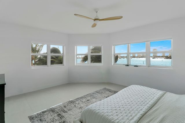 2640 Lake Shore Drive 307, Riviera Beach, FL 33404