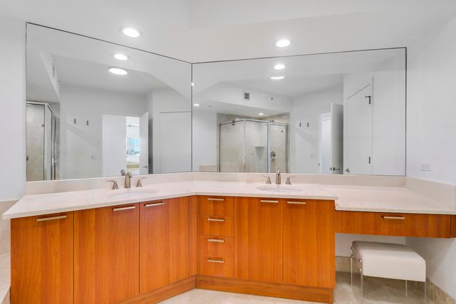 2640 Lake Shore Drive 307, Riviera Beach, FL 33404
