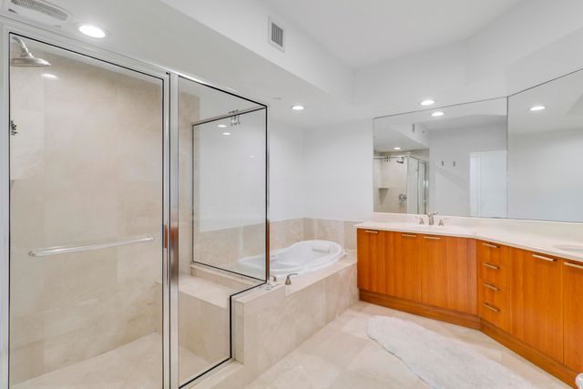 2640 Lake Shore Drive 307, Riviera Beach, FL 33404