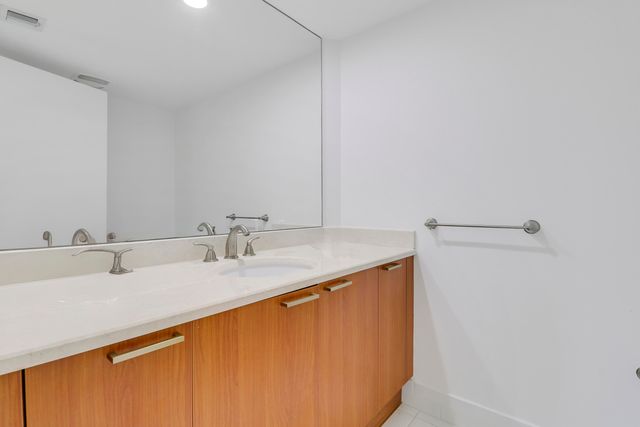 2640 Lake Shore Drive 307, Riviera Beach, FL 33404
