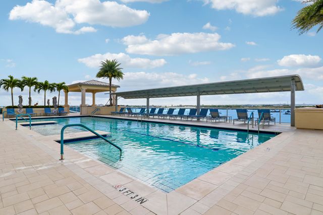 2640 Lake Shore Drive 307, Riviera Beach, FL 33404