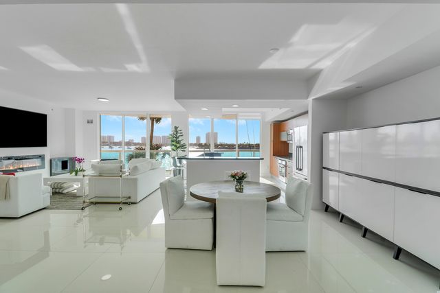 2640 Lake Shore Drive 307, Riviera Beach, FL 33404