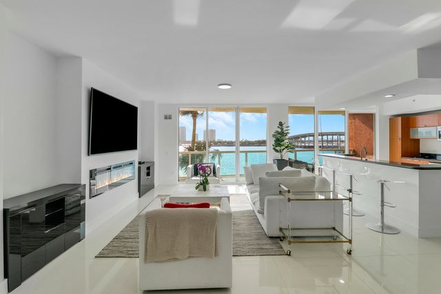 2640 Lake Shore Drive 307, Riviera Beach, FL 33404