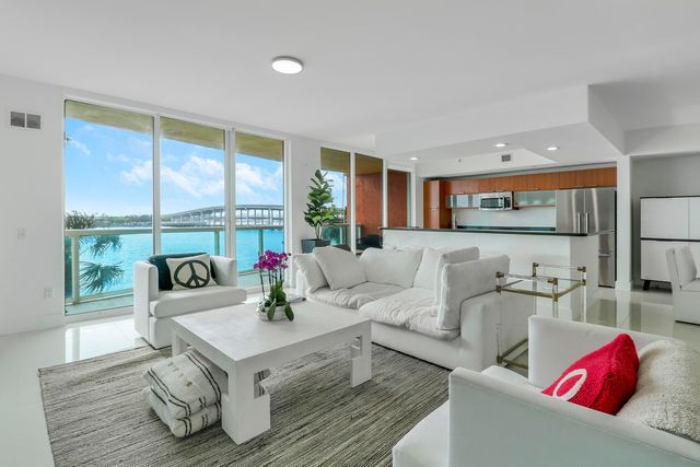 2640 Lake Shore Drive 307, Riviera Beach, FL 33404