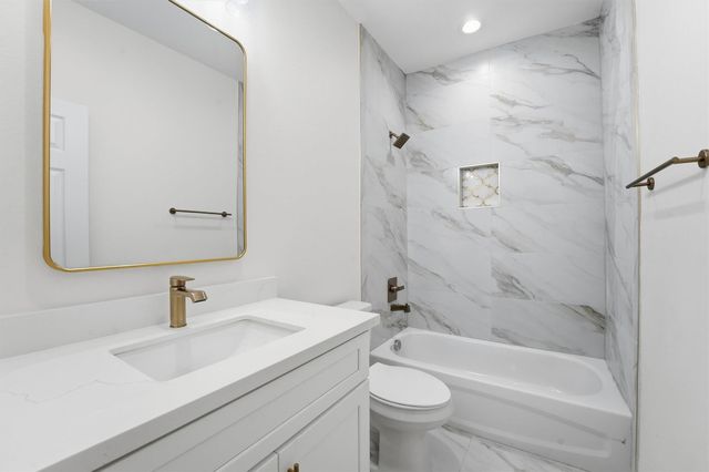 2005 Sealy Street, Galveston, TX 77550