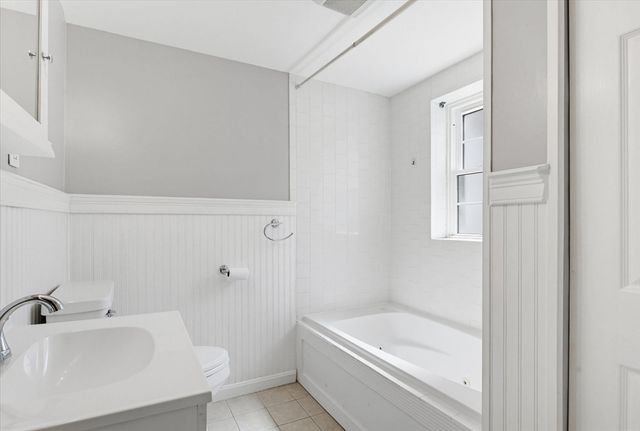 128 Lake Shore Rd. 1, Boston, MA 02135