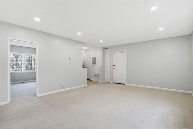 128 Lake Shore Rd. 1, Boston, MA 02135