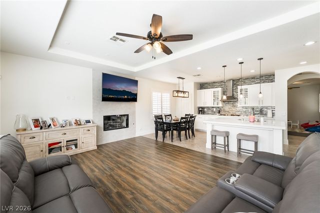8101 Mountain Forest Court, Las Vegas, NV 89129