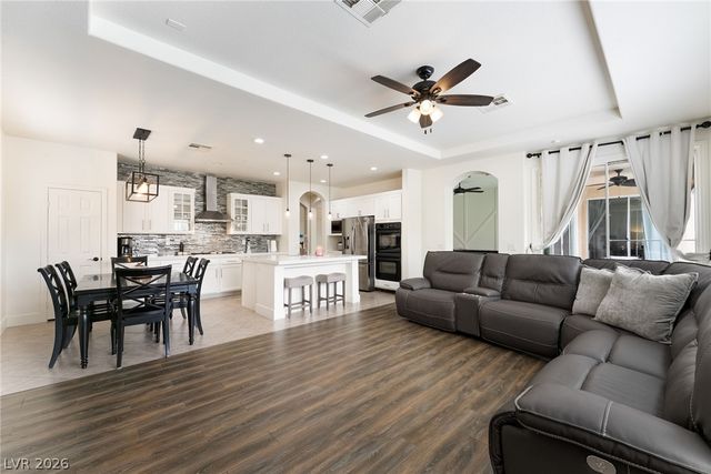 8101 Mountain Forest Court, Las Vegas, NV 89129