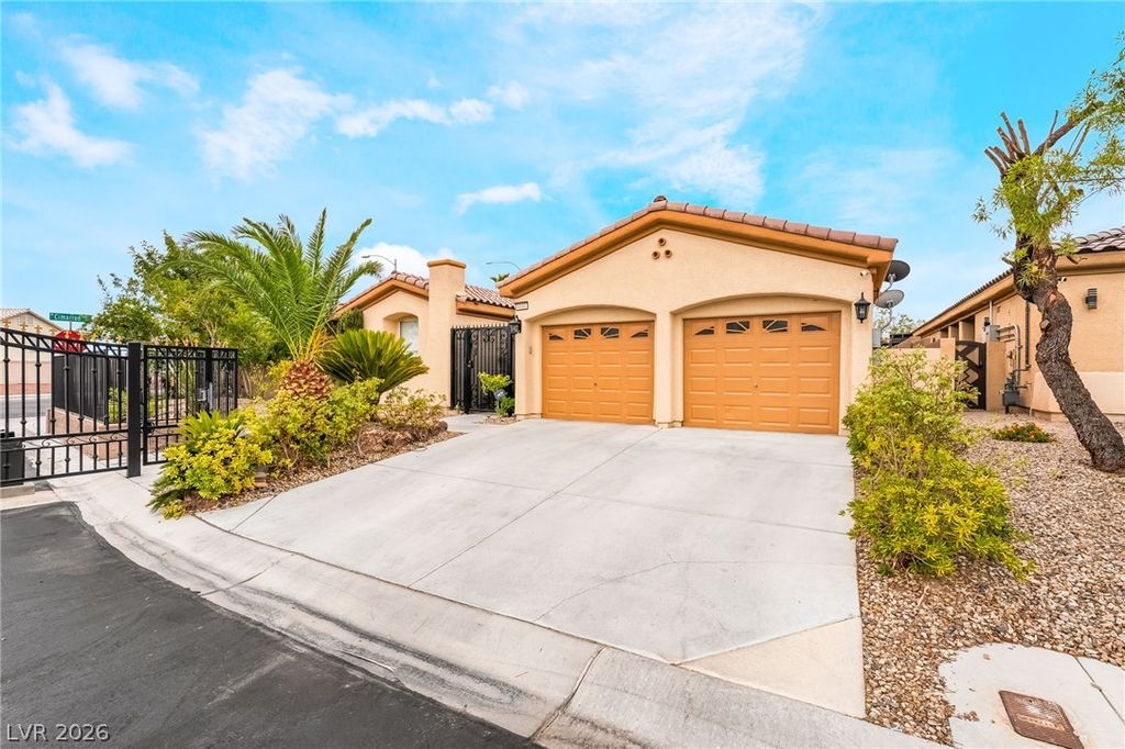 8101 Mountain Forest Court, Las Vegas, NV 89129
