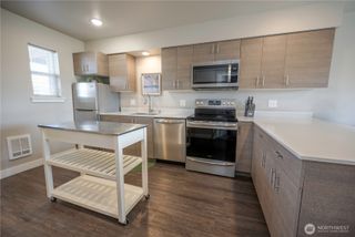 1882 Front St #208, Lynden, WA 98264