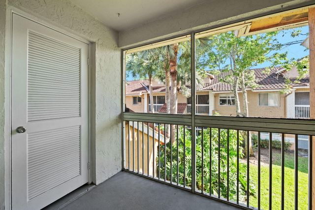 832 NW 92nd Avenue, Plantation, FL 33324