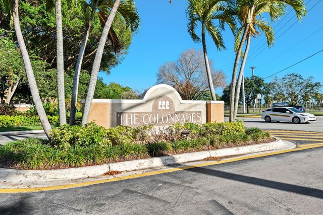 832 NW 92nd Avenue, Plantation, FL 33324
