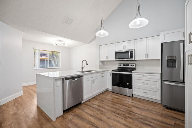 832 NW 92nd Avenue, Plantation, FL 33324