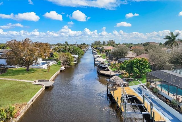 2005 Ottersrest LN, Cape Coral, FL 33990