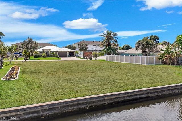 2005 Ottersrest LN, Cape Coral, FL 33990