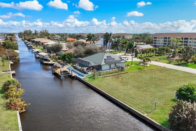 2005 Ottersrest LN, Cape Coral, FL 33990