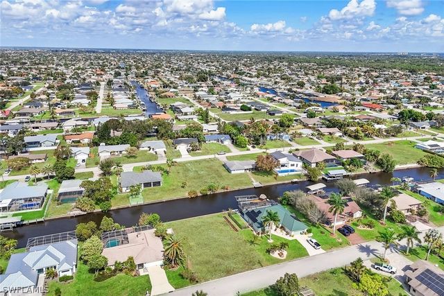 2005 Ottersrest LN, Cape Coral, FL 33990