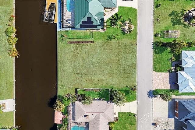 2005 Ottersrest LN, Cape Coral, FL 33990