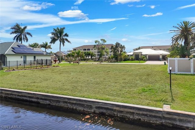 2005 Ottersrest LN, Cape Coral, FL 33990