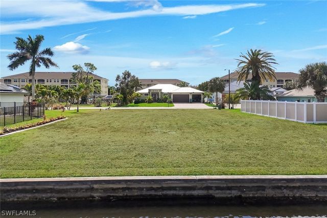 2005 Ottersrest LN, Cape Coral, FL 33990