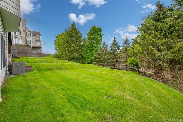 33 Pinehurst Circle, Monroe, NY 10950