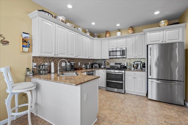 33 Pinehurst Circle, Monroe, NY 10950