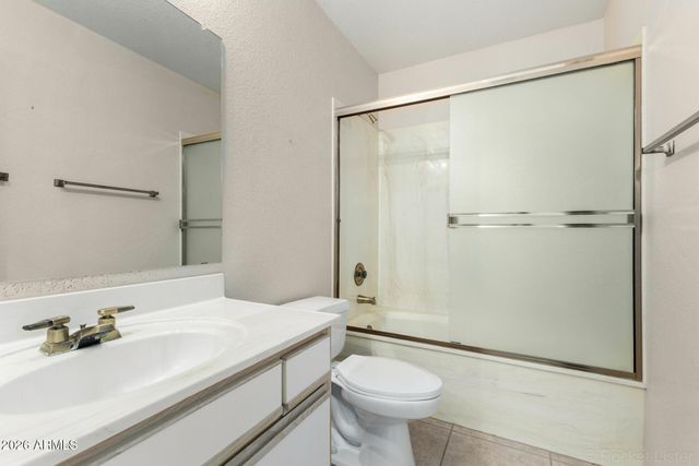 11818 N 56TH Avenue, Glendale, AZ 85304