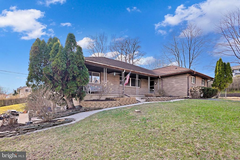 7 ARDMORE AVE, Tamaqua, PA 18252